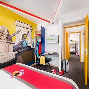 Ibis Styles Citywest Szálloda